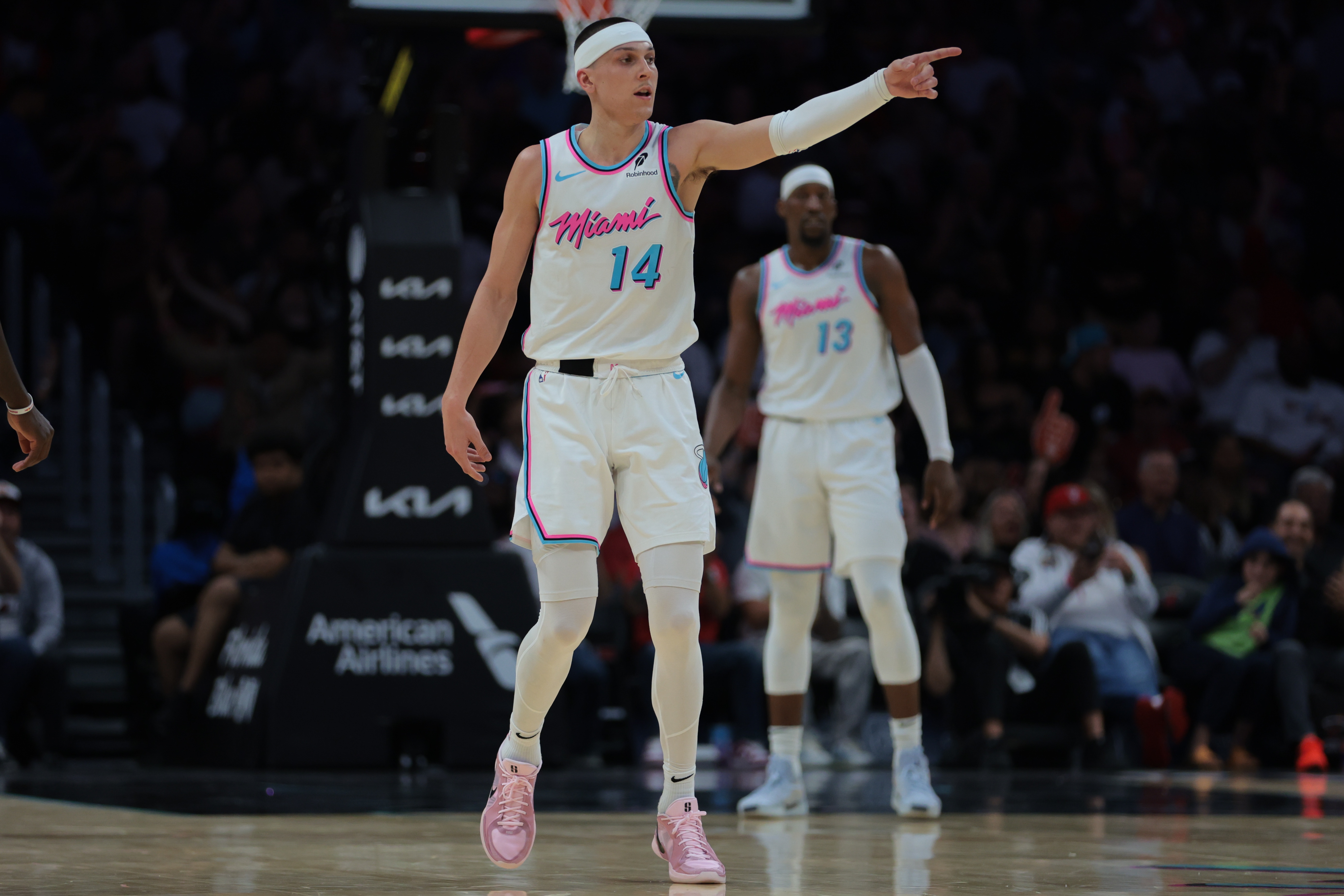 ESPN：阿德巴约反复暗示希罗适应新体系，后者厌烦情绪累积