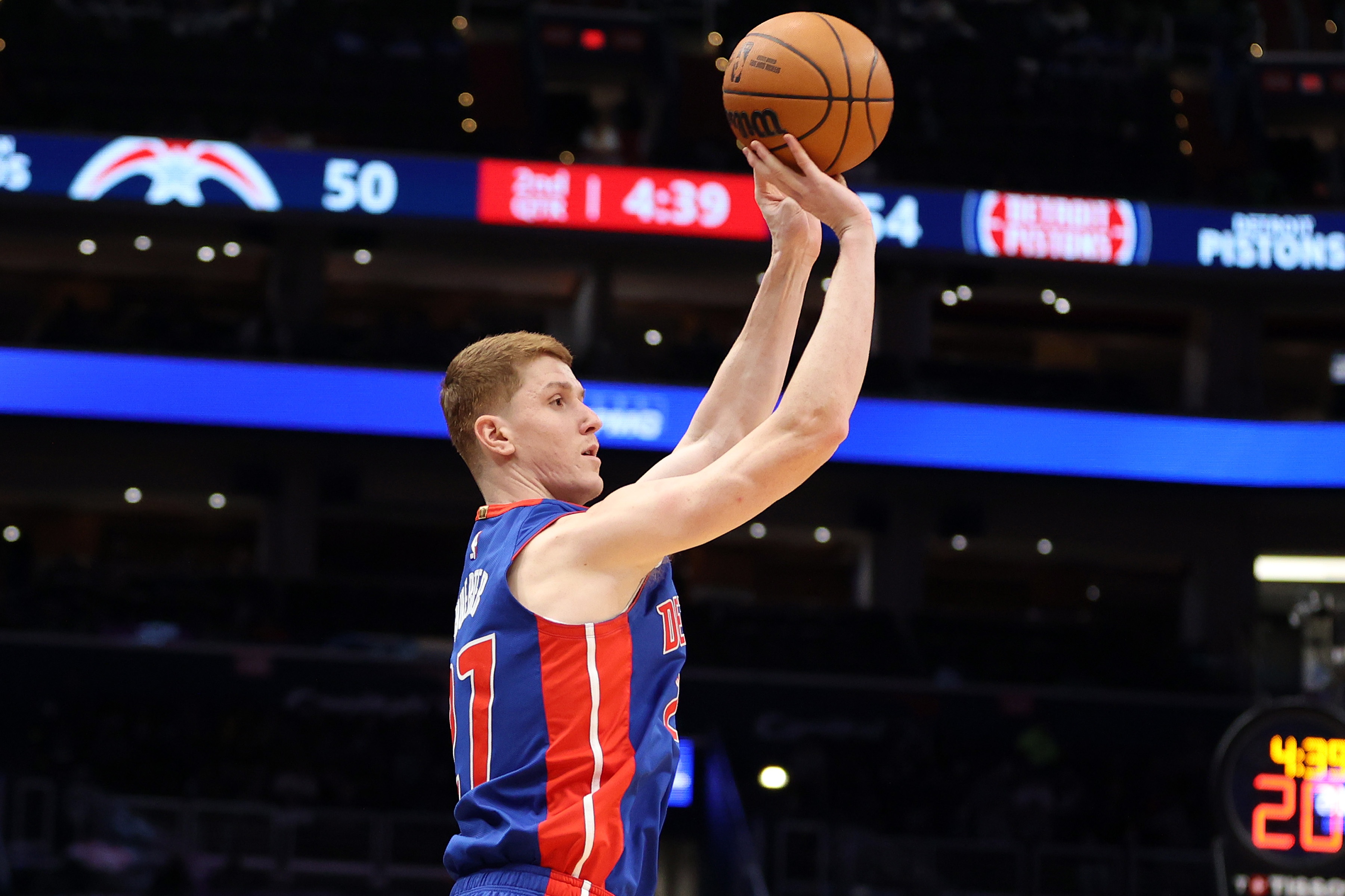 休赛期四大隐形操作:尚帕尼白菜价续约马刺,老鹰打劫维金斯 休赛期四大隐形操作:尚帕尼白菜价续约马刺,老鹰打劫维金斯