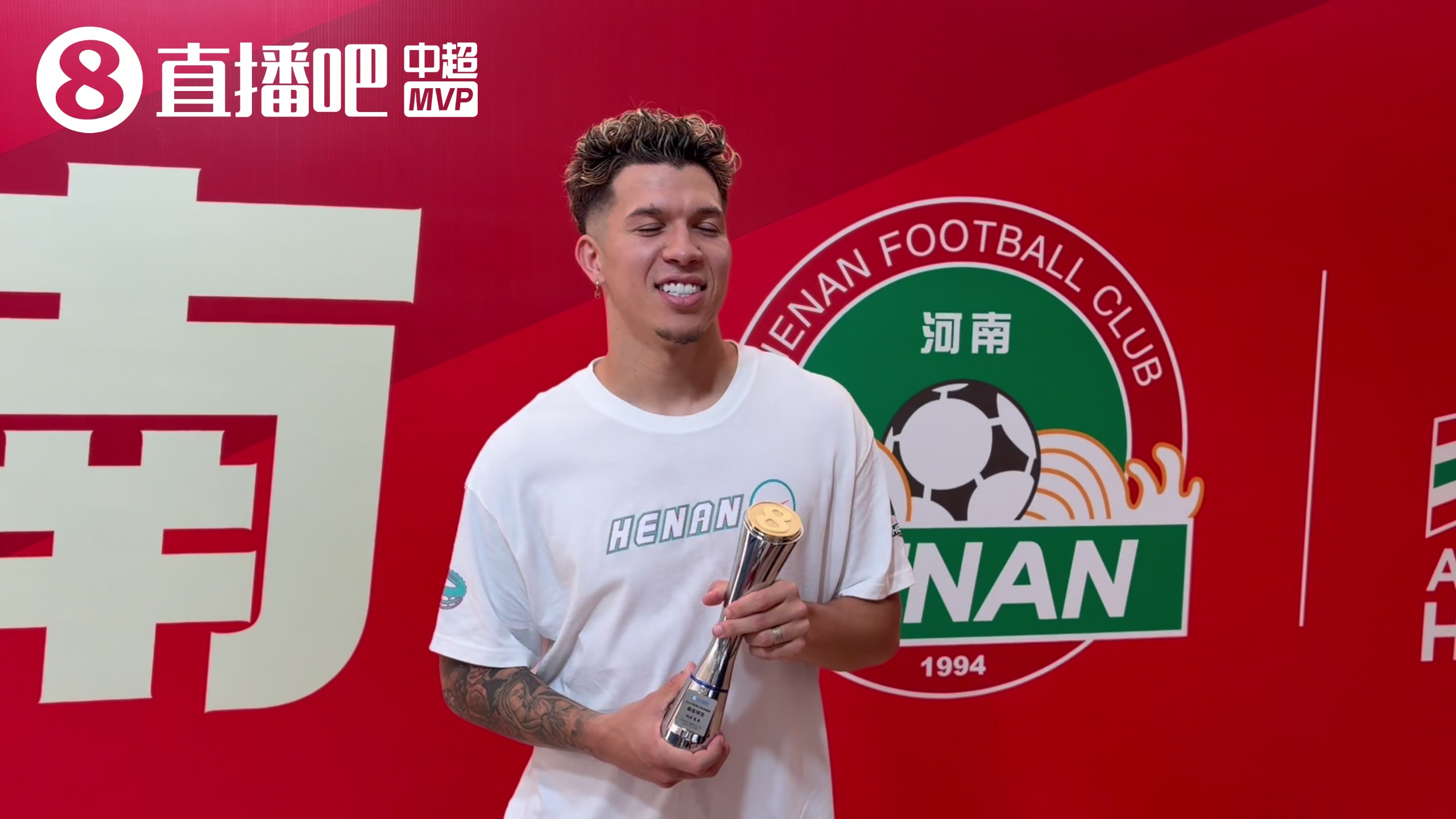 纳萨里奥梅开二度当选第19轮最佳 河南5-1终结三连败 纳萨里奥梅开二度当选第19轮最佳 河南5-1终结三连败