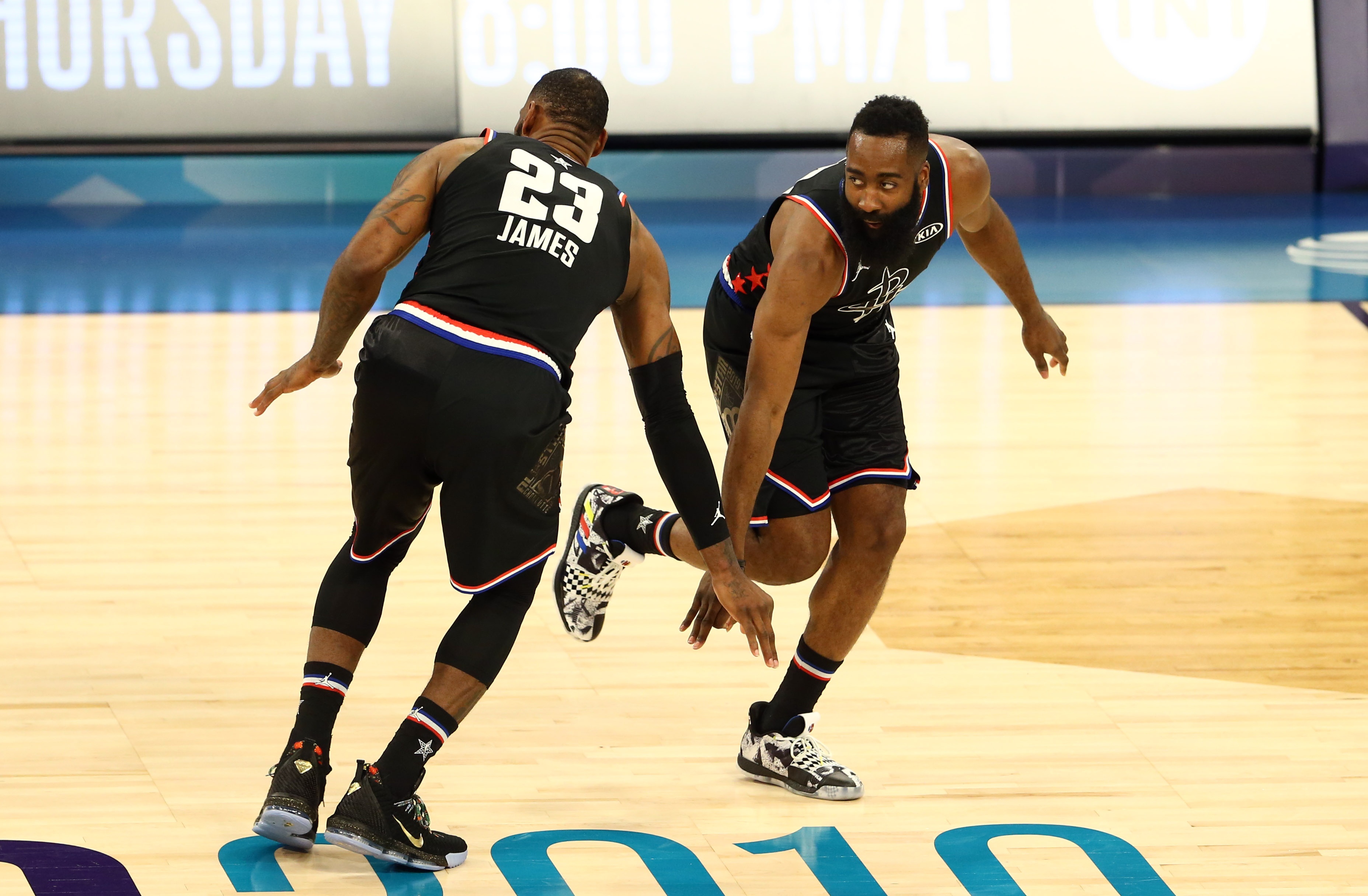 富保罗:把詹姆斯放进任何强队都能立刻夺冠 哈登火箭被点名 富保罗:把詹姆斯放进任何强队都能立刻夺冠 哈登火箭被点名