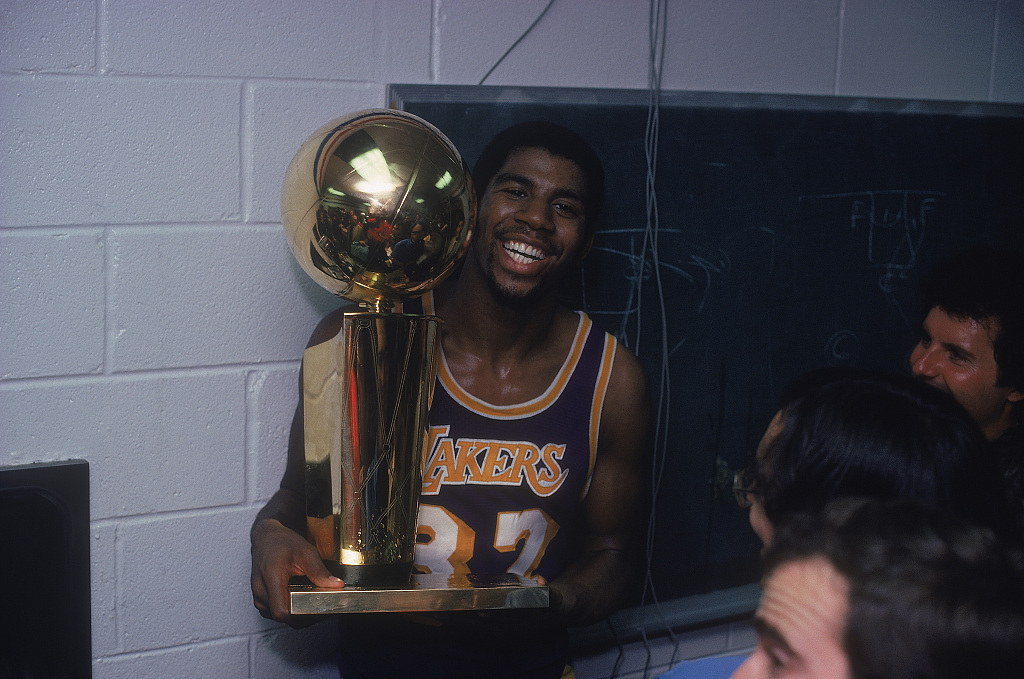 阿里纳斯:魔术师是NBA史上最牛绰号 曾误以为那是他真名 阿里纳斯:魔术师是NBA史上最牛绰号 曾误以为那是他真名