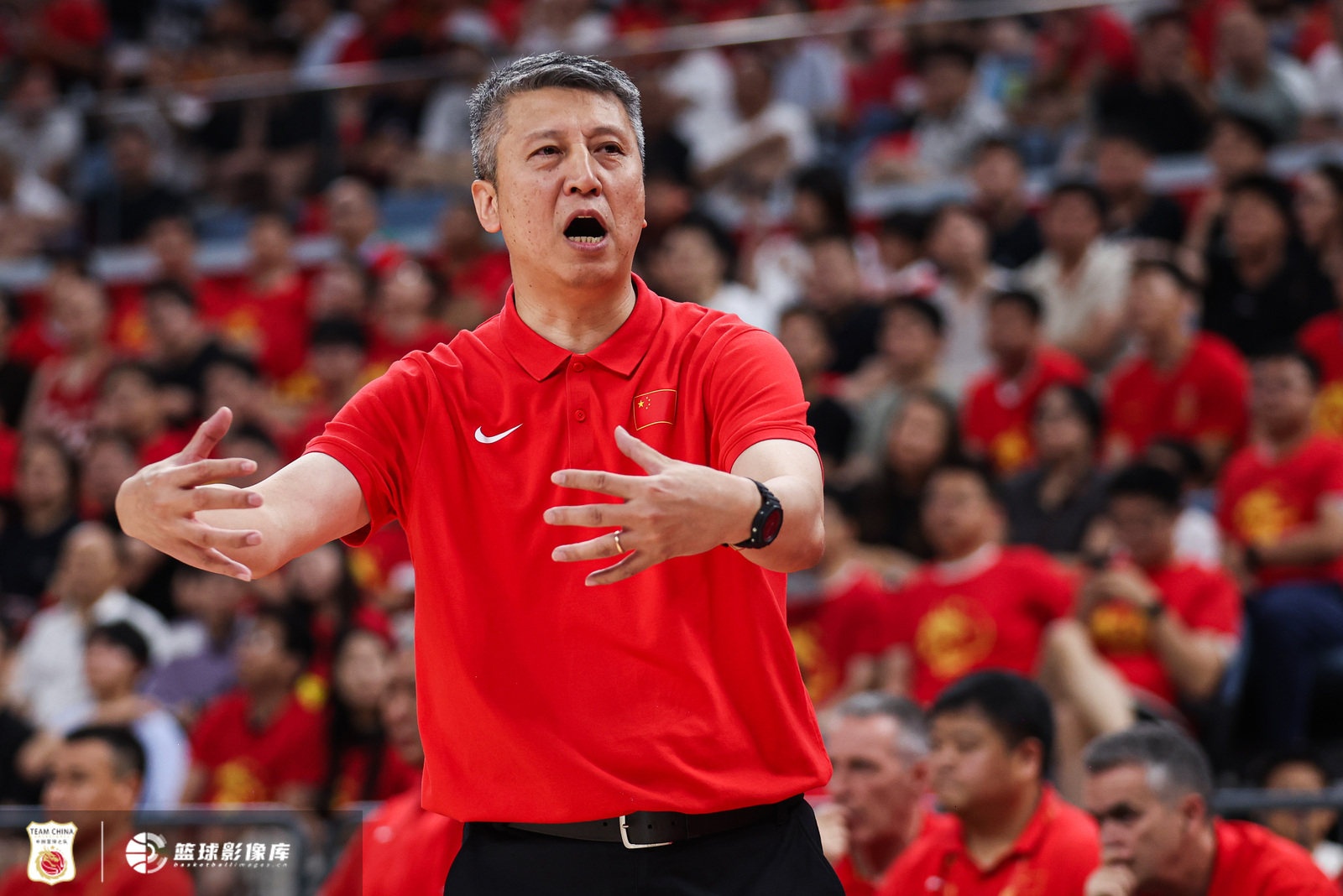 中国男篮热身83-78险胜乌拉圭 贺希宁17分焦泊乔14分 中国男篮热身83-78险胜乌拉圭 贺希宁17分焦泊乔14分
