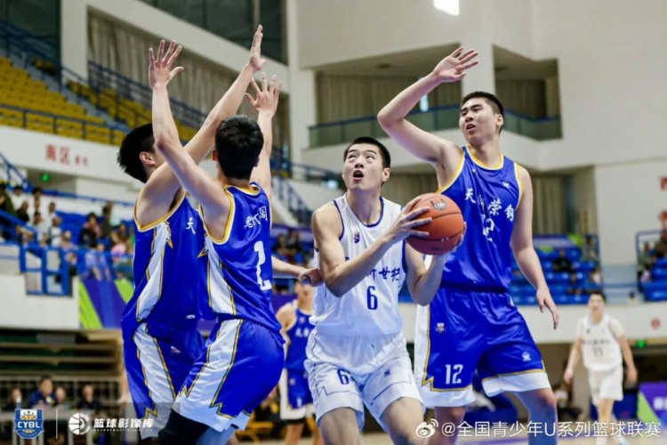 深圳新世纪U19预赛5胜2负晋级决赛圈 吴铠博包揽得分王和抢断王