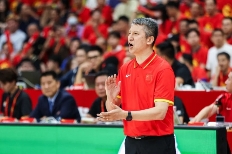 中国男篮夏训收官:8战6胜2负,佛山三战净负7分,后卫线仍缺持球核心 中国男篮夏训收官:8战6胜2负,佛山三战净负7分,后卫线仍缺持球核心