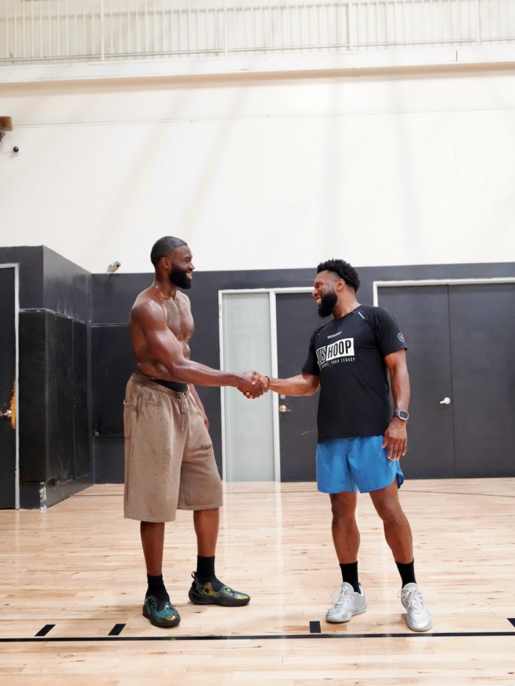 LBJ、马克西、布朗合练照流出