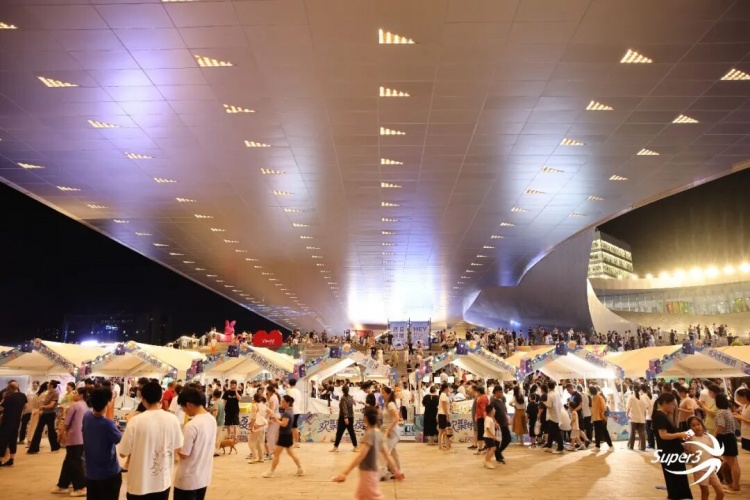 连续四年承办超三联赛,靖江赛区日均客流1.5万人次 连续四年承办超三联赛,靖江赛区日均客流1.5万人次