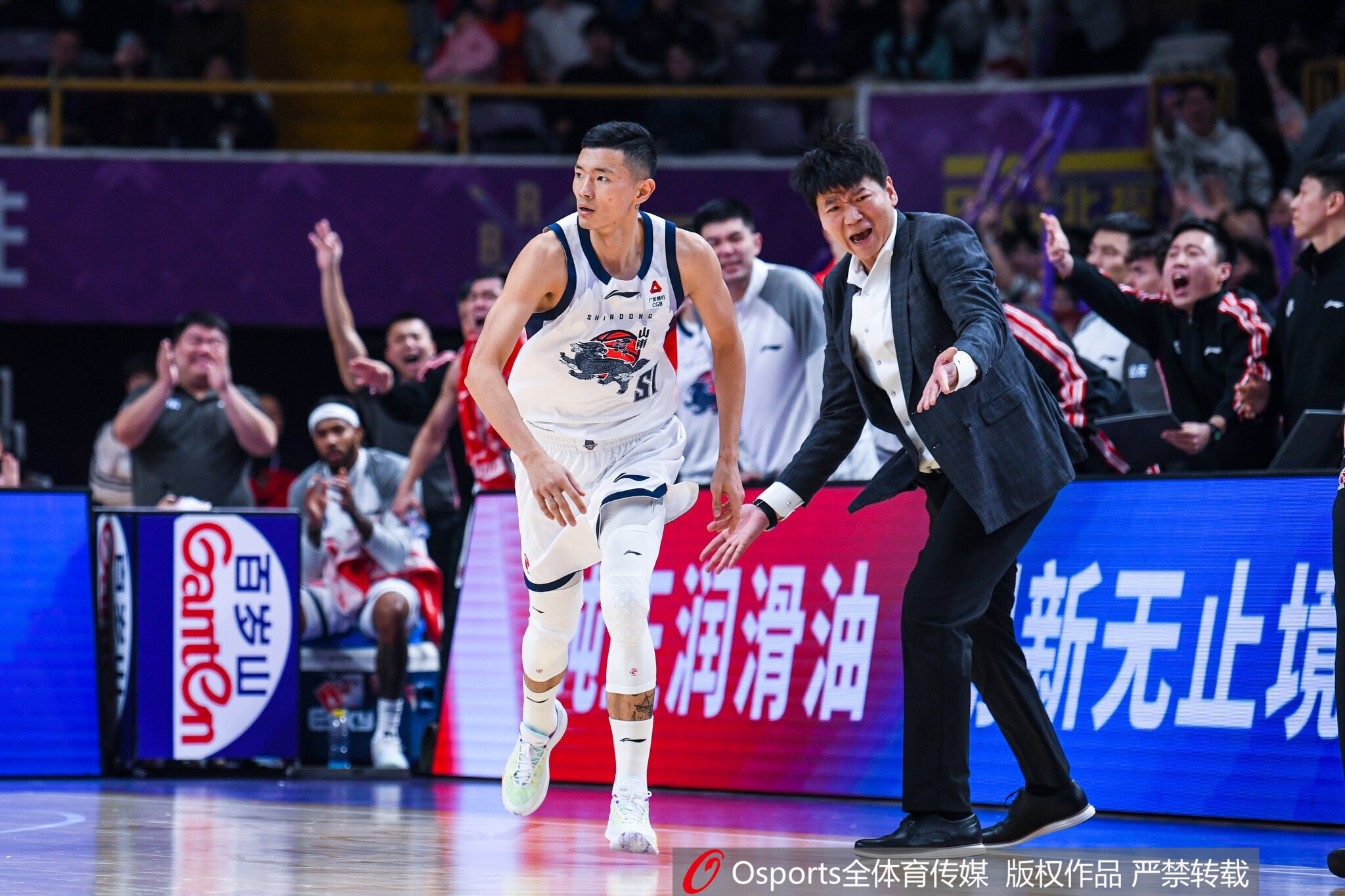 鲁媒:山东男篮今天抵达淄博备战热身赛 下周将会赶赴黑龙江 鲁媒:山东男篮今天抵达淄博备战热身赛 下周将会赶赴黑龙江