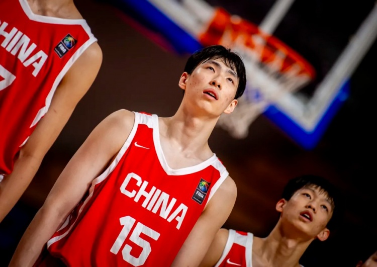 篮板35-57!中国U18男篮前场板6-26 对手两人分别抢7个&8个前场板 篮板35-57!中国U18男篮前场板6-26 对手两人分别抢7个&8个前场板