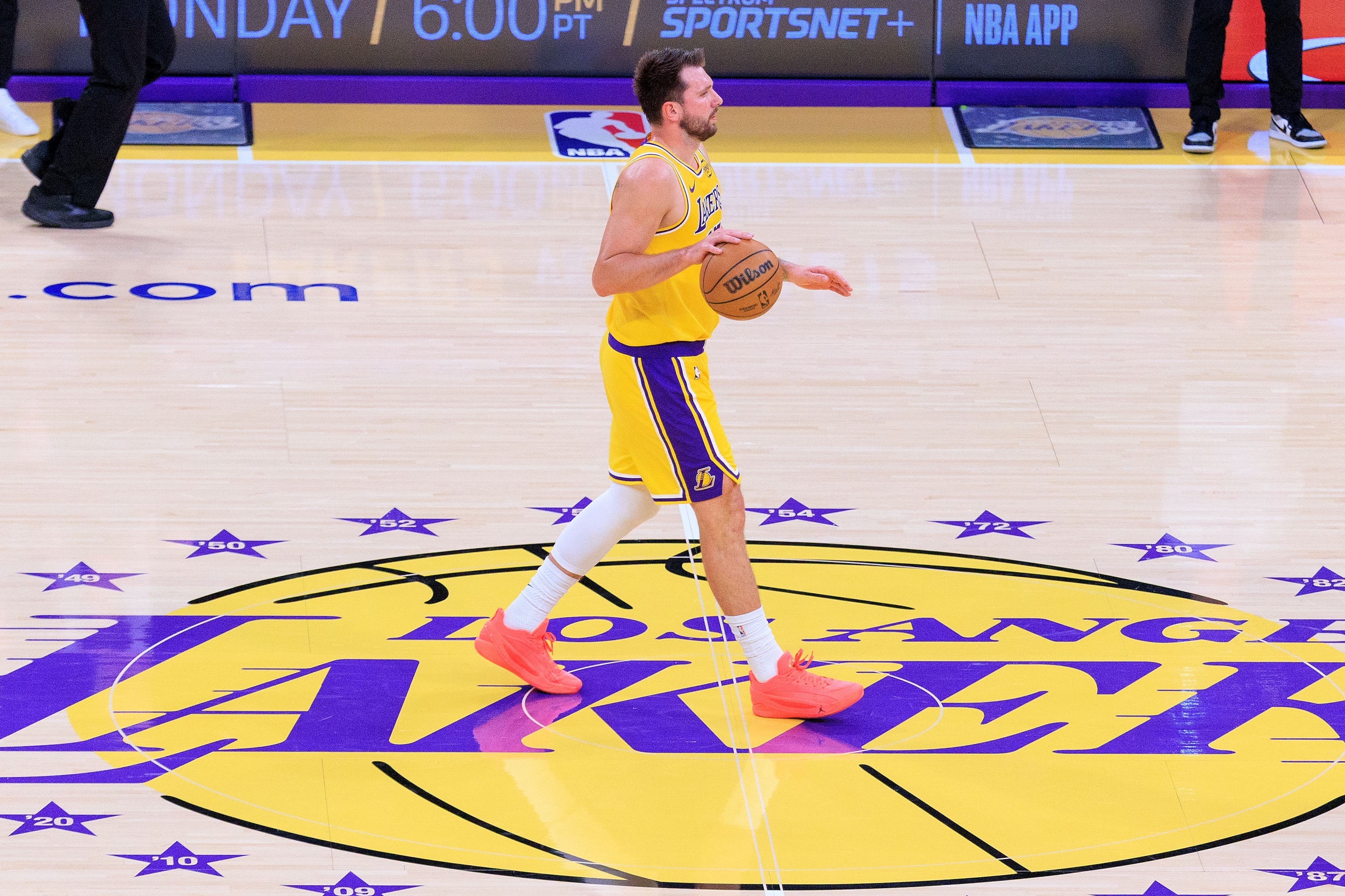 彻底变味了?真正热爱球队的老板逐渐退场 NBA将沦为资本的游戏? 彻底变味了?真正热爱球队的老板逐渐退场 NBA将沦为资本的游戏?