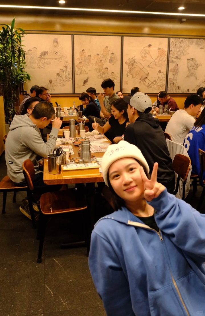 杨瀚森深夜吃火锅!媒体人:那咋了?他没训练?有些球迷爹味太浓