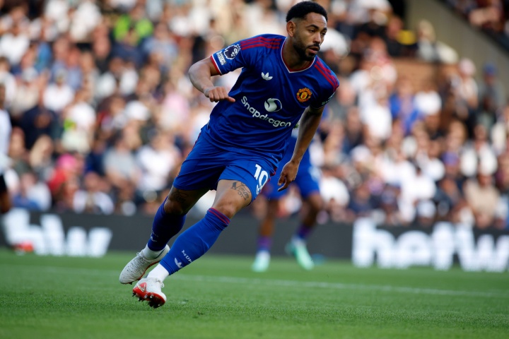 阿什利·扬：曼联的节奏太慢了，富勒姆看起来比他们更想赢球
